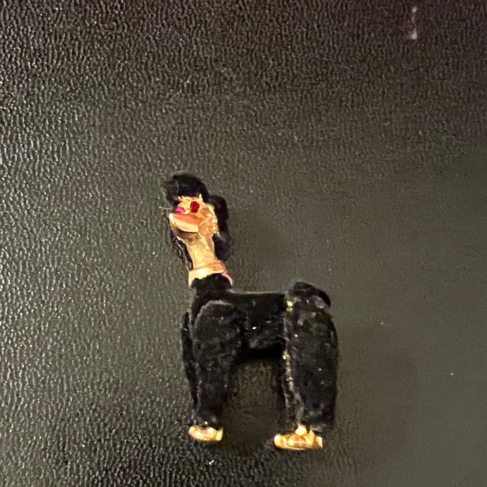 🌻3 for $21. Black and Gold Dog Brooch